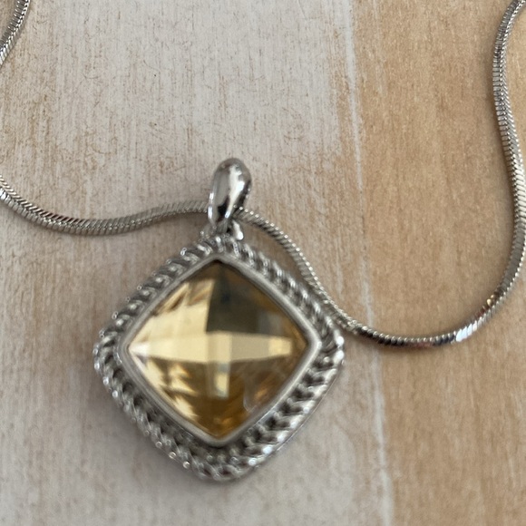 New CJ Banks pendant necklace - Picture 3 of 9